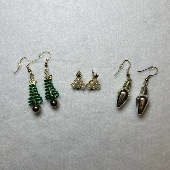 Christmas‎ Earrings - Picture 1 of 3